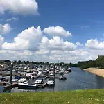 Gezellige In Lithse Ham Chalé Lith