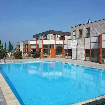 Gezellige In Lithse Ham Chalet Lith